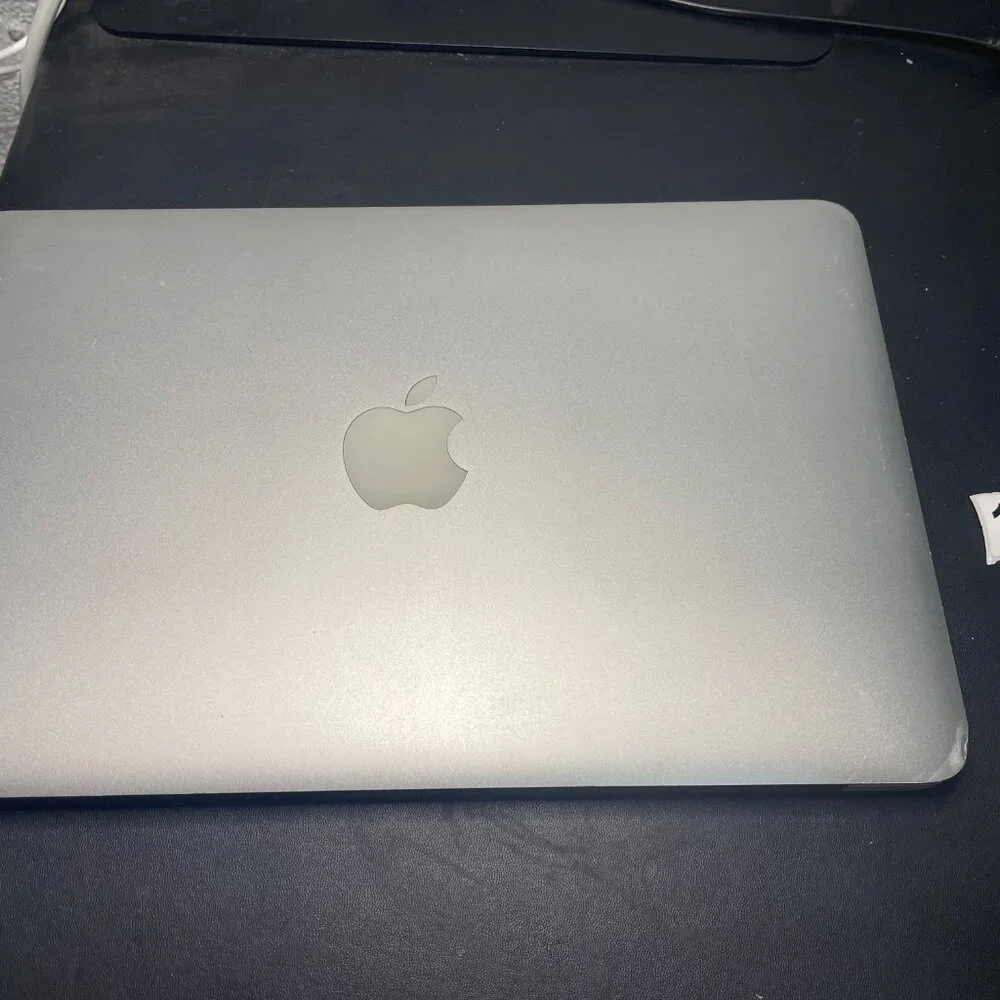 Apple MacBook Air MD223LL/A 2012 i5 1.70GHz 4GB RAM 64GB SSD 11 inch - Catalina